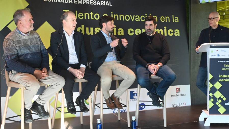 Galería de fotos | Jornada empresarial sobre talento e innovación en la industria cerámica celebrada en Vila-real