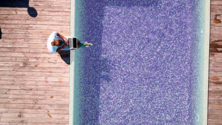 Los colores de tendencia en mosaicos para piscinas