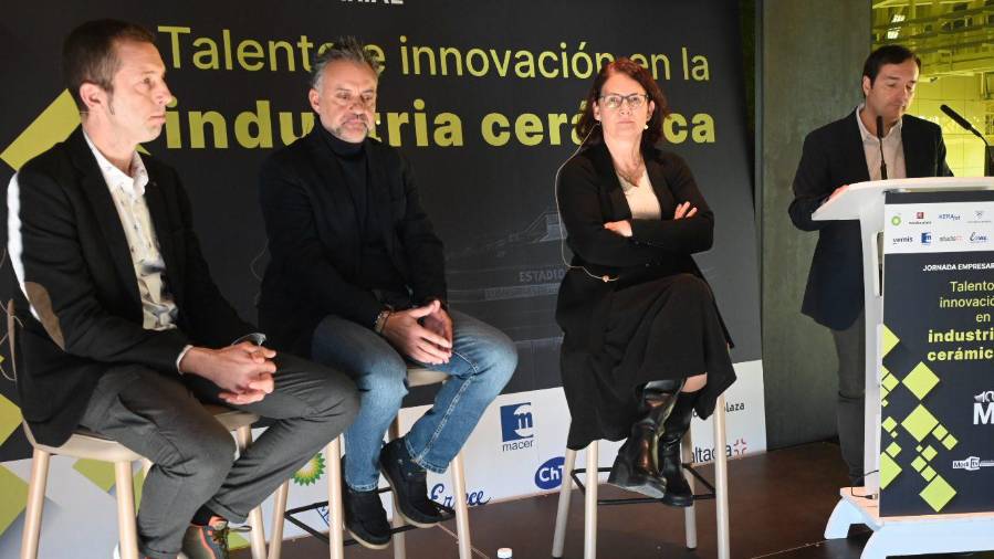 Galería de fotos | Jornada empresarial sobre talento e innovación en la industria cerámica celebrada en Vila-real