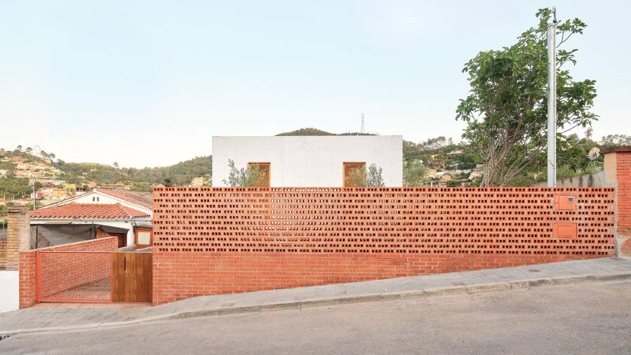 Galería de fotos | El proyecto ganador de los APE Grupo Architecture Awards: Casa sobre un zócalo de ladrillo