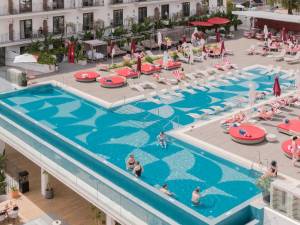 GALERÍA DE FOTOS | La esencia vintage del nuevo Hard Rock Hotel Marbella