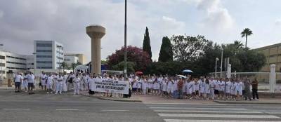 Un momento de la protesta de la plantilla de Lladró, a las puertas de la Ciudad de la Porcelana.