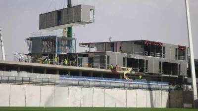 Montaje con módulos prefabricados de la residencia del Real Madrid en la Ciudad Deporrtiva de Valdebebas (Madrid) / BEGOÑA LÓPEZ