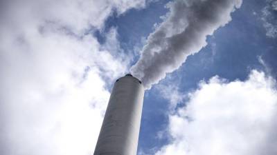 Los derechos de emisiones de CO2 son uno de los mecanismos de la Unión Europea (UE) para lograr la neutralidad de emisiones.
