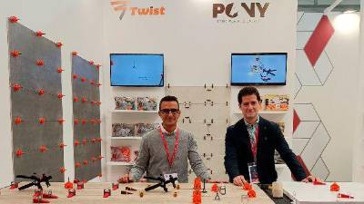 Míchel Rodríguez y David Santamaría, en el estand de Arttros en la última edición de Cersaie.