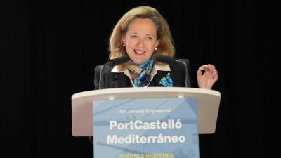 La vicepresidenta primera del Gobierno y ministra de Asuntos Económicos y Transformación Digital, Nadia Calviño, en la jornada en Castelló. GABRIEL UTIEL