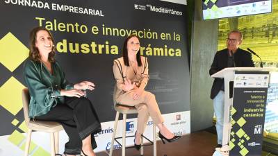 Lidia Miquel (Moldes Plaza), Laura Catalán (Errecé) y el director de Mediterráneo, Ángel Báez.