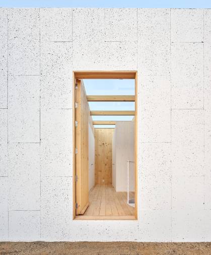 Galería de fotos | El proyecto ganador de los APE Grupo Architecture Awards: Casa sobre un zócalo de ladrillo