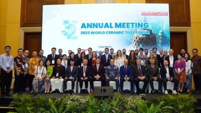 Foto de grupo de la reunión.