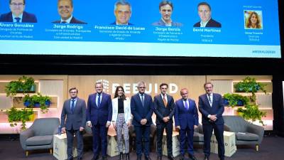 Álvaro González (delegado de Políticas de Vivienda del Ayuntamiento de Madrid), Jorge Rodrigo (consejero de Vivienda, Transportes e Infraestructuras de la Comunidad de Madrid), Gema Travería (directora de Rebuild), David Lucas (secretario de Estado de Vivienda y Agenda Urbana del MIVAU), Jorge García (consejero de Fomento e Infraestructuras de la Región de Murcia) y David Martínez (presidente de Rebuild).