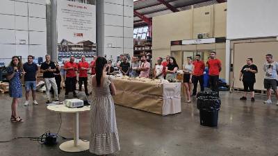 Imagen de la sesión en las instalaciones de Sacmi en Castelló.