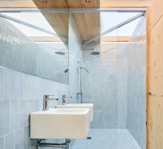 Galería de fotos | El proyecto ganador de los APE Grupo Architecture Awards: Casa sobre un zócalo de ladrillo