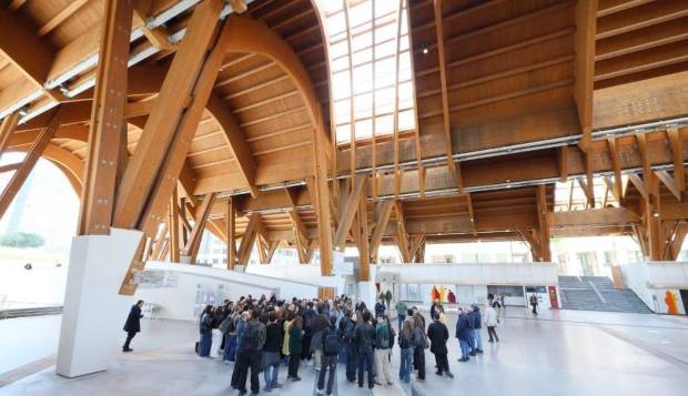 $!La cubierta de la nueva estación es un bosque estructural de madera del norte de Italia proyectado desde una perspectiva «orgánica». / PAOLO FASSOLI