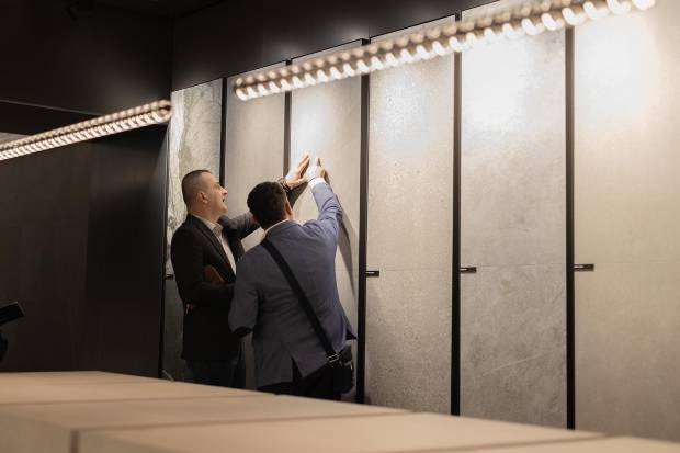 $!Visitantes en la pasada edición del evento de Argenta Cerámica.