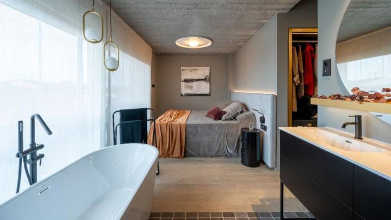 Düem Studio diseña una casa en Barcelona con una singular ‘suite’
