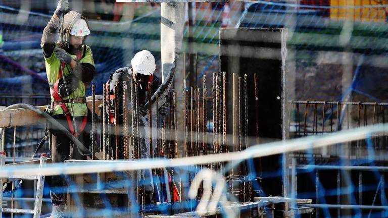 La albañilería se queda sin relevo generacional en España pese al aumento de sueldos