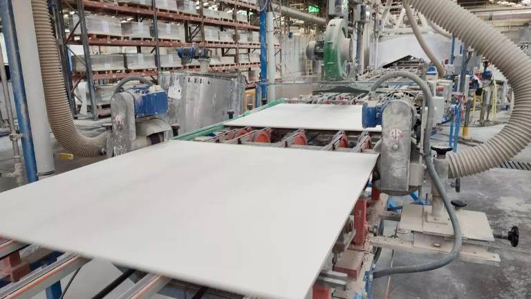 La Unión Europea incluye al sector cerámico en las subvenciones por el CO2