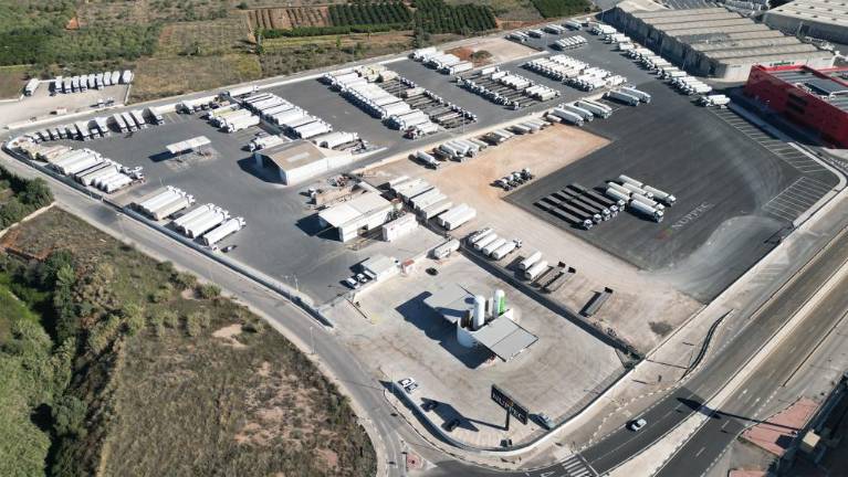 Imagen aérea de la base logística de la compañía ubicada en Vila-real, principal eje de su actividad junto al situado en Sassuolo (Italia). $!Imagen aérea de la base logística de la compañía ubicada en Vila-real, principal eje de su actividad junto al situado en Sassuolo (Italia).