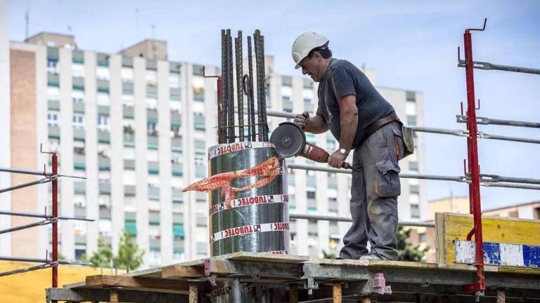 Seis de cada 10 constructoras en España no encuentra personal en un sector que paga peor que en la burbuja Seis de cada 10 constructoras en España no encuentra personal en un sector que paga peor que en la burbuja