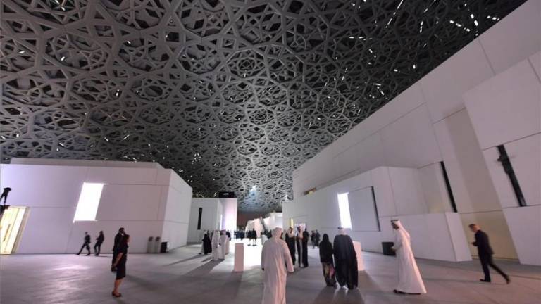 El fastuoso Museo del Louvre de Abu Dabi abre sus puertas