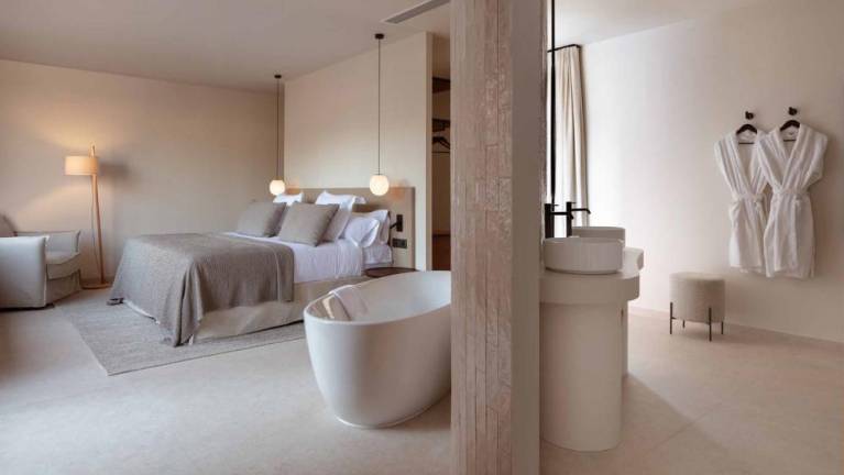 ¿Cómo son las suites premium del Balneario Hotel Vichy Catalán?