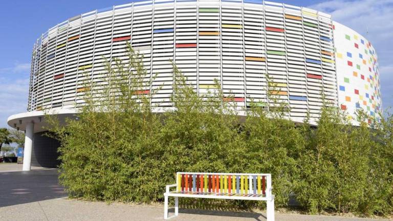 Cerámica multicolor para el mobiliario urbano de Castellón