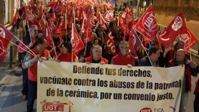 Los sindicatos convocan dos días de paro por el convenio de la cerámica