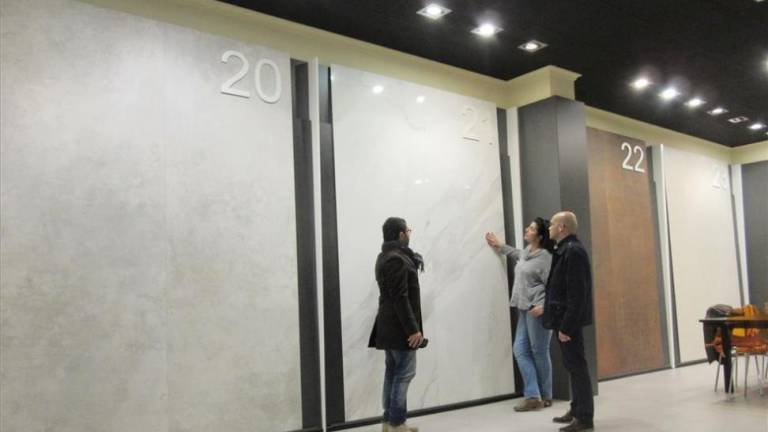 Gran afluencia de clientes en el renovado ‘showroom’ de Esmaltes