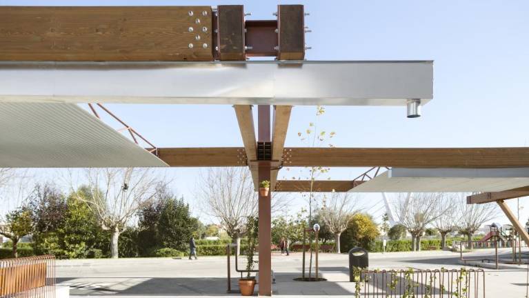Plaza + parada de autobuses en Vinarós, de La Errería * architecture office (Luis Navarro Jover + Carlos Sánchez García). $!Plaza + parada de autobuses en Vinarós, de La Errería * architecture office (Luis Navarro Jover + Carlos Sánchez García).