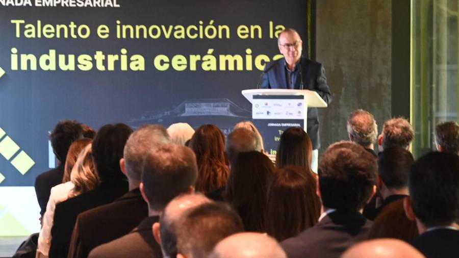 Galería de fotos | Jornada empresarial sobre talento e innovación en la industria cerámica celebrada en Vila-real
