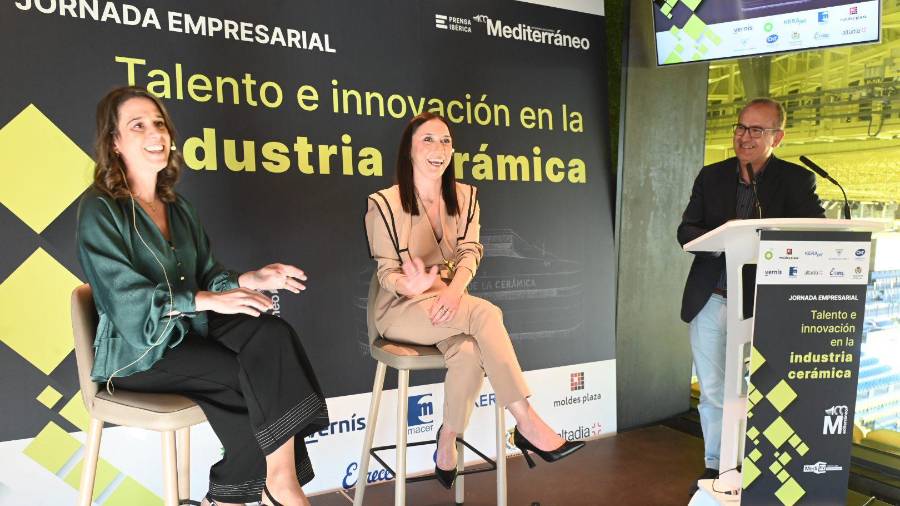 Galería de fotos | Jornada empresarial sobre talento e innovación en la industria cerámica celebrada en Vila-real