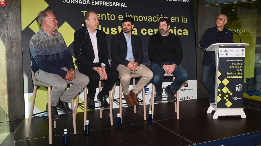 Galería de fotos | Jornada empresarial sobre talento e innovación en la industria cerámica celebrada en Vila-real