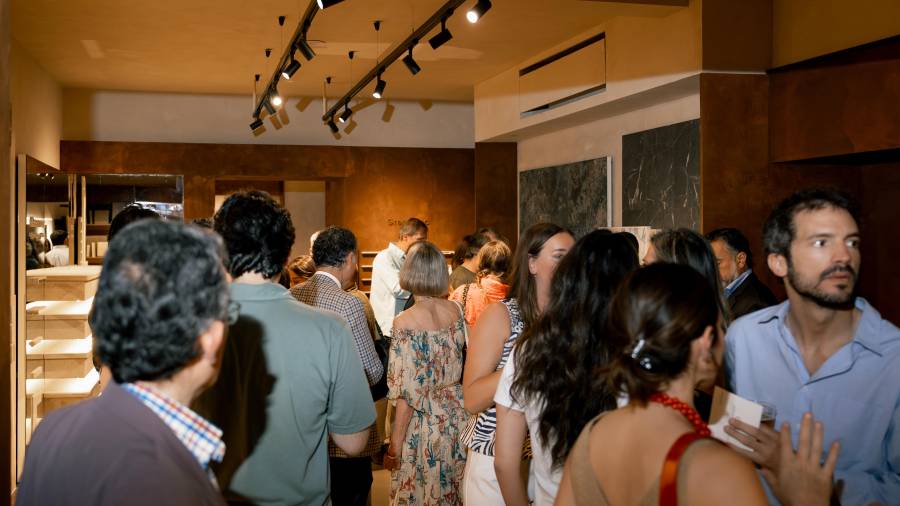 Galería de fotos | Gresmanc Group y Fearless presentan O-Buit en una experiencia «donde el vacío se convierte en arquitectura»