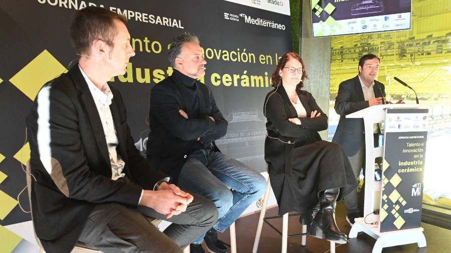 Galería de fotos | Jornada empresarial sobre talento e innovación en la industria cerámica celebrada en Vila-real