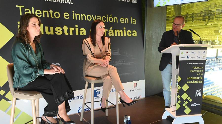 Galería de fotos | Jornada empresarial sobre talento e innovación en la industria cerámica celebrada en Vila-real