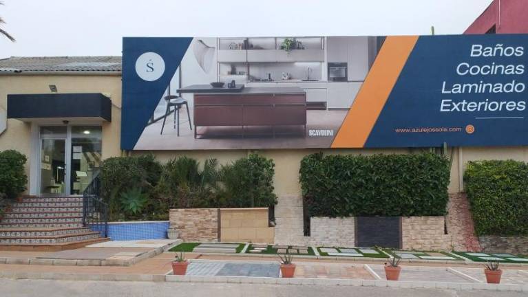 La empresa cuenta con un punto de venta al público en Paterna (Valencia), con más de 2.000 metros cuadrados de exposición comercial. $!La empresa cuenta con un punto de venta al público en Paterna (Valencia), con más de 2.000 metros cuadrados de exposición comercial.