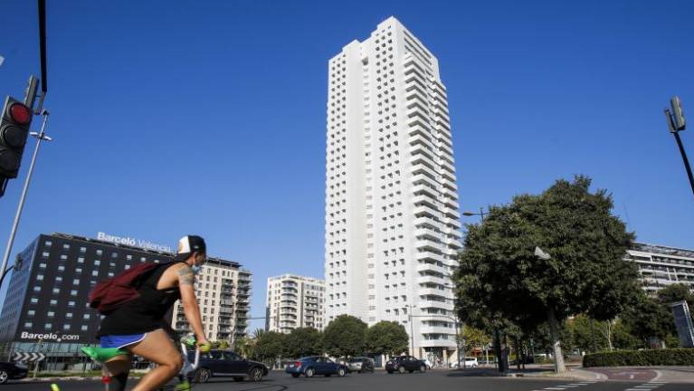 Los arquitectos de la Torre de Francia de València plantean hacer cambios en la fachada