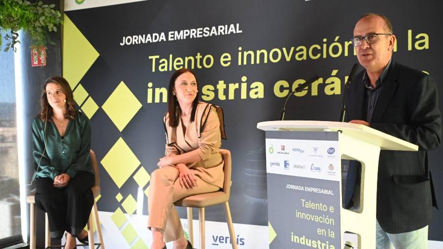 Galería de fotos | Jornada empresarial sobre talento e innovación en la industria cerámica celebrada en Vila-real