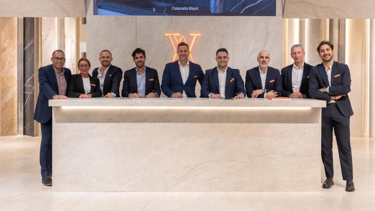 Venux celebra en Cersaie showcookings con una singular puesta en escena firmada por Estudi{H}ac