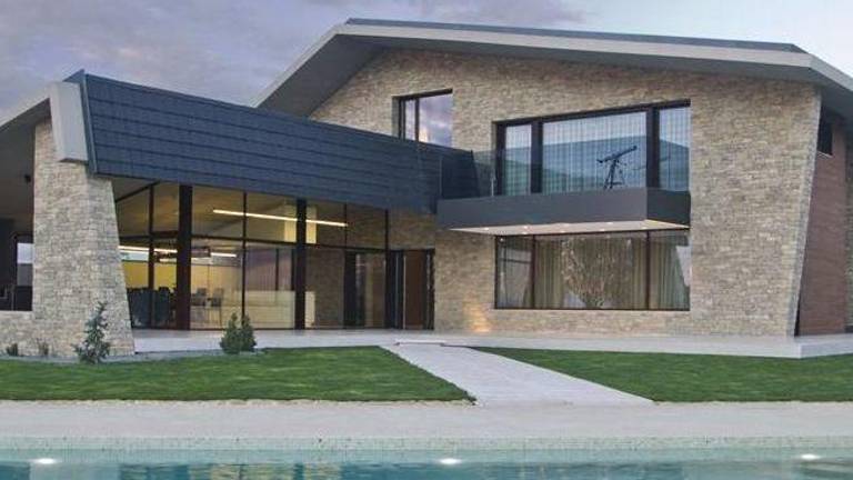 Font Arquitectura, condecorada por el uso de las tejas cerámicas