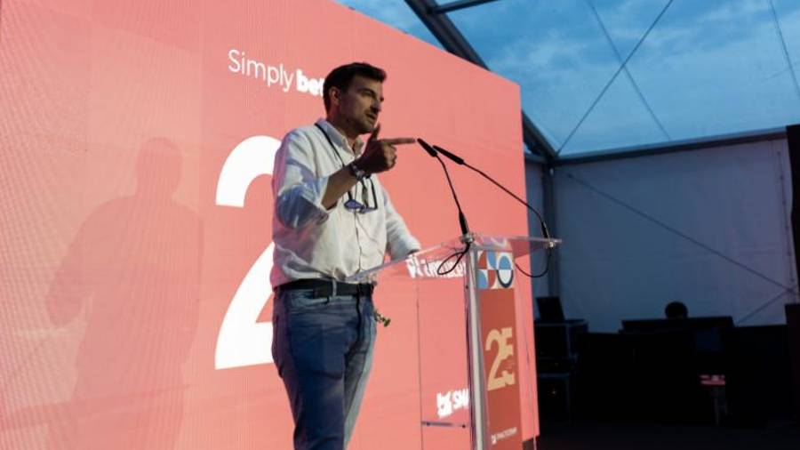 Galería de fotos | Smalticeram España rinde homenaje a su equipo humano en su 25º aniversario