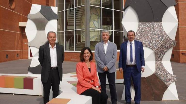 Relevo al frente de AICE