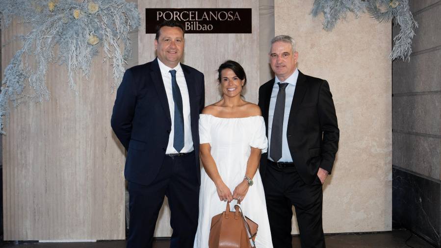 Galería de fotos | Gastronomía, diseño y Anne Igartiburu: así fue la inauguración de la nueva tienda de Porcelanosa en Bilbao