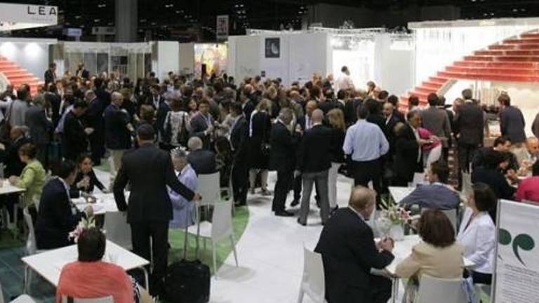 El azulejo ultima su 'desembarco' en Mosbuild y en Coverings