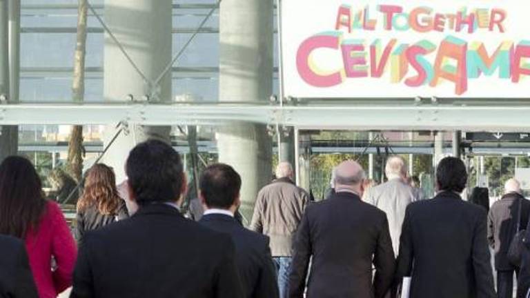 El azulejo espera obtener ventajas con la ‘fusión’ de cinco ferias