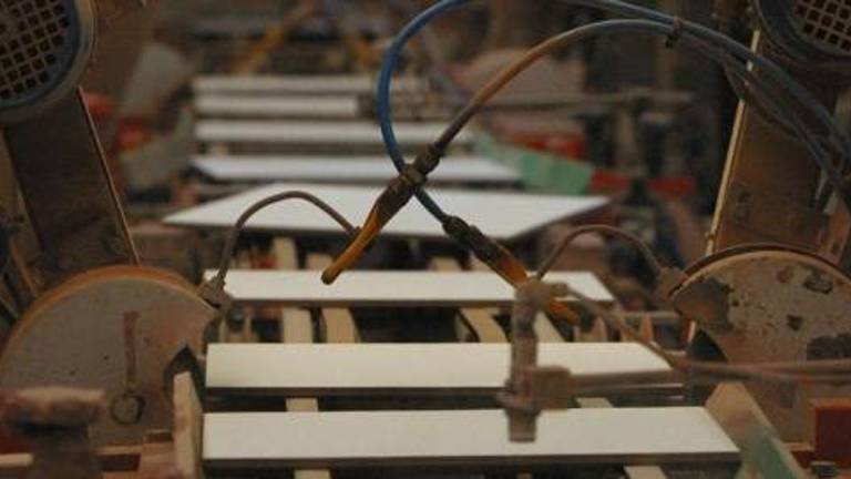 El Gobierno rebajará un 76% el 'tasazo' del gas para las azulejeras