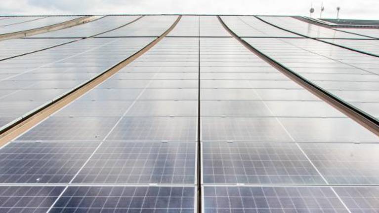 Energía fotovoltaica y almacenamiento energético en la industria cerámica