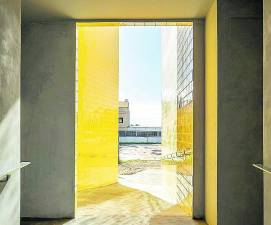 $!Explosión de color en arquitectura con piezas cerámicas de pequeño formato