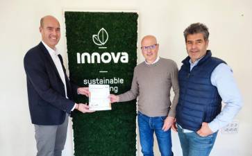 David Rissech, director de SGS - Castellón, junto con Sergio Llidó y Javi Nuñez, gerentes de Innova Group.