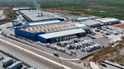 La compañía dispone en la actualidad de dos centros logísticos totalmente equipados en los términos municipales de Vila-real y de Castellón.